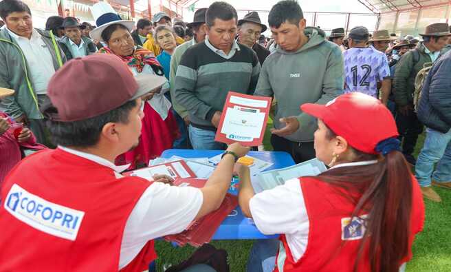 En febrero, las brigadas del Cofopri visitarán 71 distritos en 21 departamentos del país para culminar la titulación urbana de familias posesionarias.