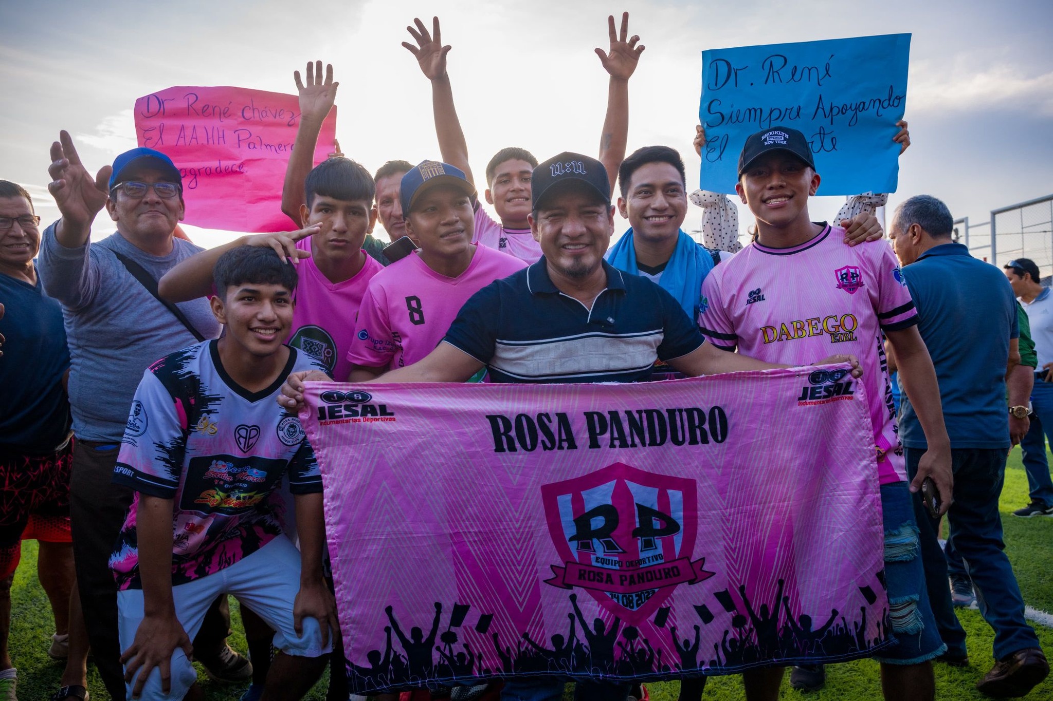 Con una inversión de más de 814 mil soles, gobernador Dr. René Chávez inaugura renovada cancha sintética en Rosa Panduro.