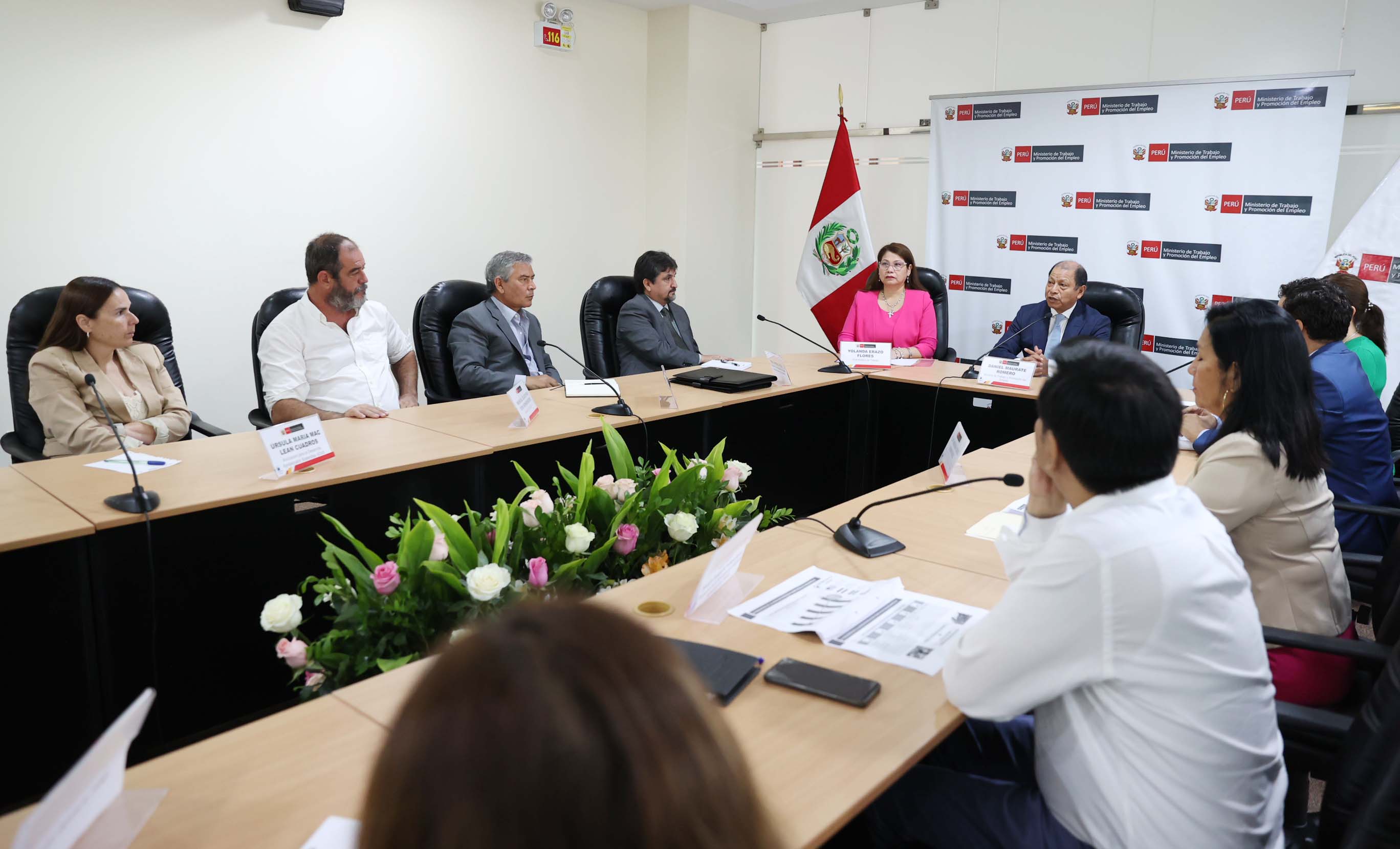 Ministro Maurate Romero lideró instalación de mesa clave para formalización laboral en la agroexportación