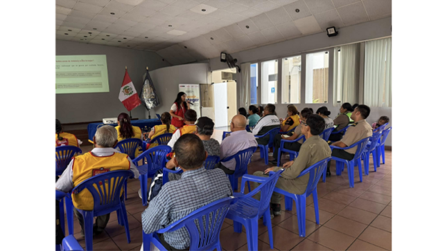 Durante el evento, contamos con la participación de la Lic. Jackeline Obando Barjo (CEM), la Subprefecta Nataly Ato Pulido y la Lic. Elba Flores (CSMC D. Tejada), quienes compartieron valiosa información para fortalecer el trabajo en la prevención del delito y la construcción de espacios más seguros en nuestra comunidad.
¡Gracias a todos los asistentes por su compromiso!