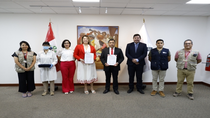 Ministerio de Cultura entregó dos bienes bibliográficos recuperados de 1782 y 1889 a la Biblioteca Nacional del Perú