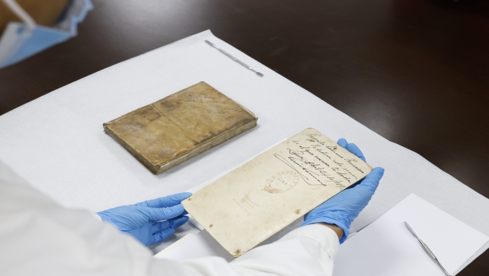 Ministerio de Cultura entregó dos bienes bibliográficos recuperados de 1782 y 1889 a la Biblioteca Nacional del Perú