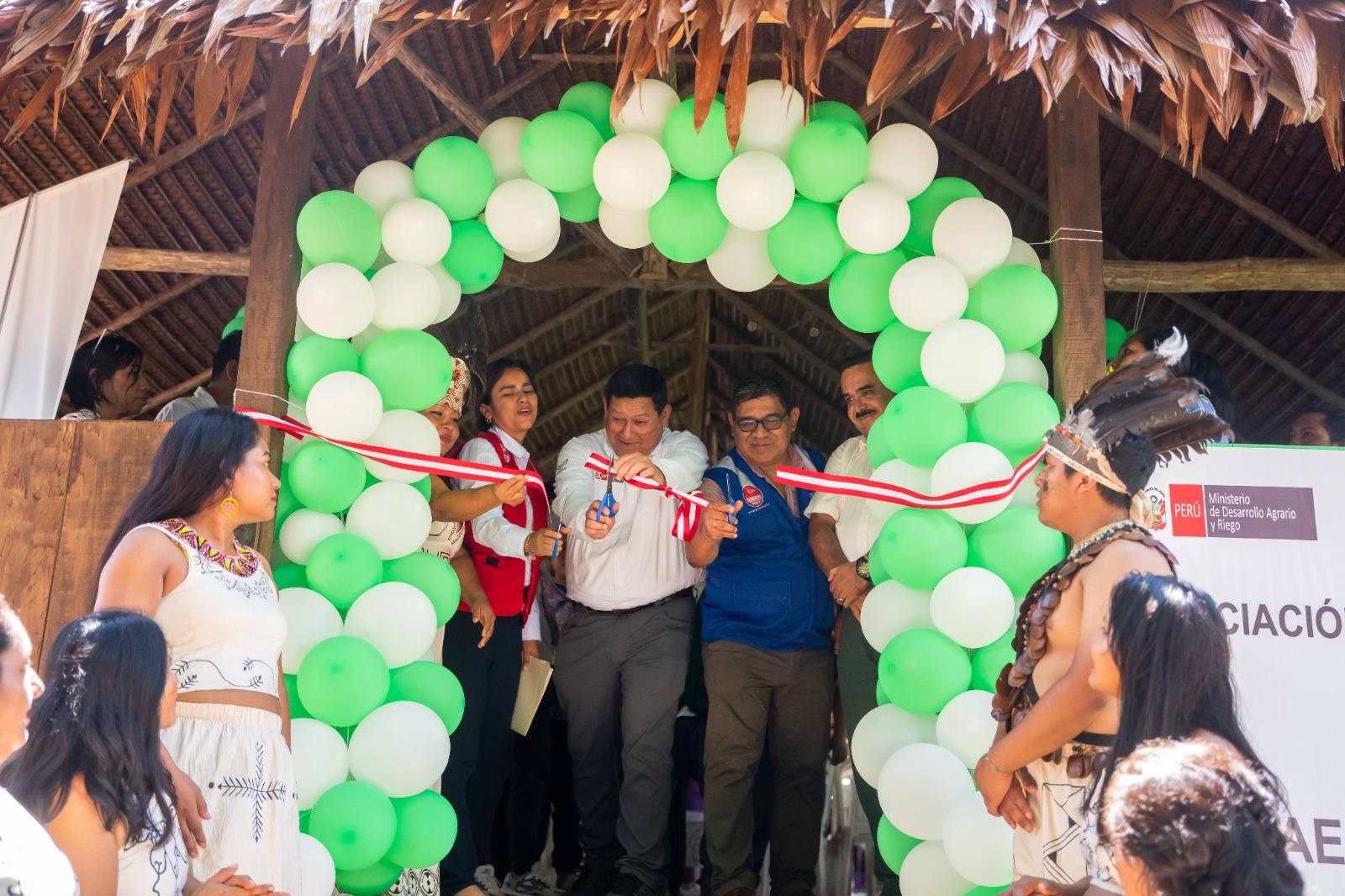 "GOREL participa en la inauguración de infraestructura artesanal en Loreto°