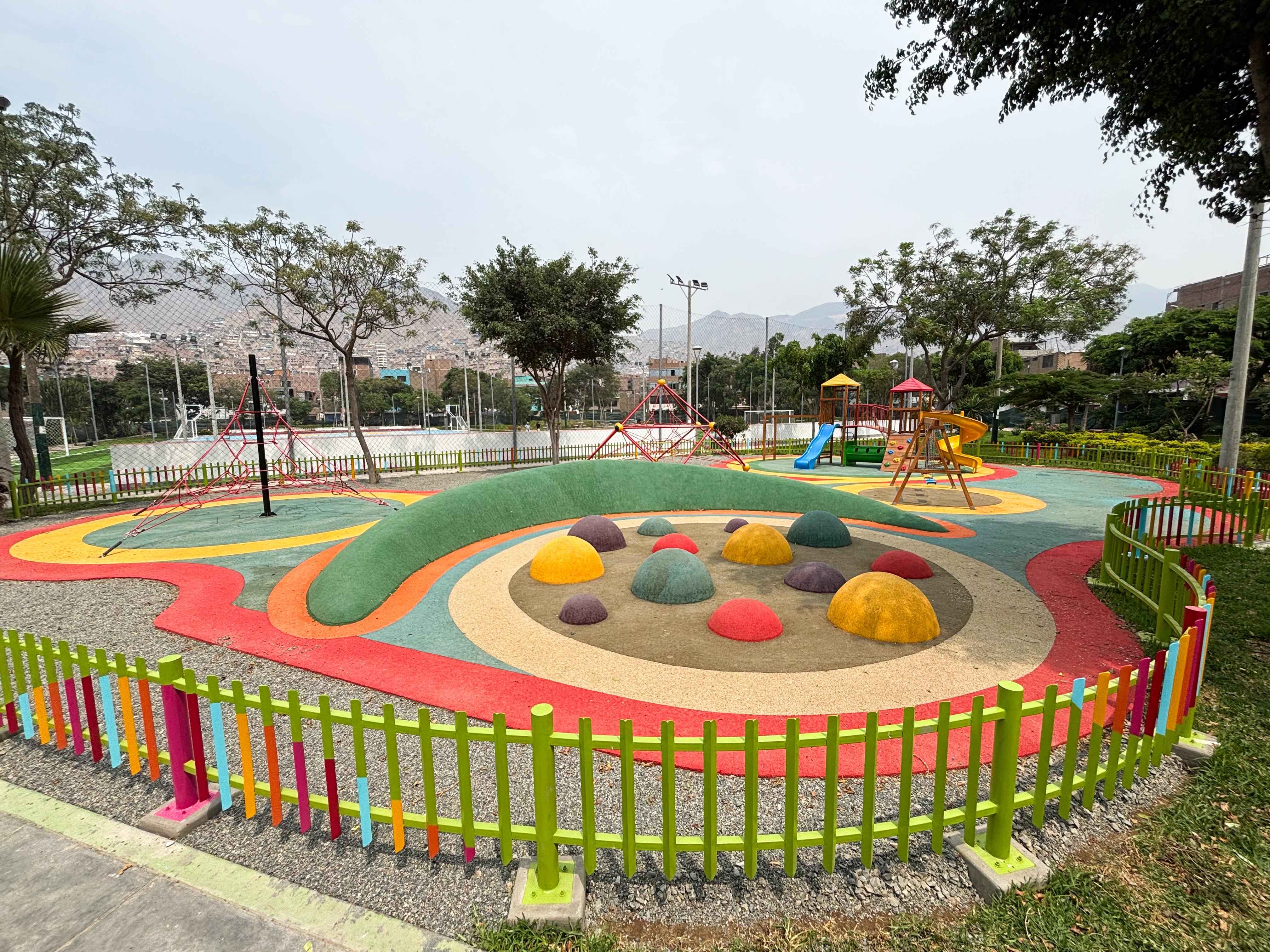 Hermoso parque en la urbanización Ganímedes.