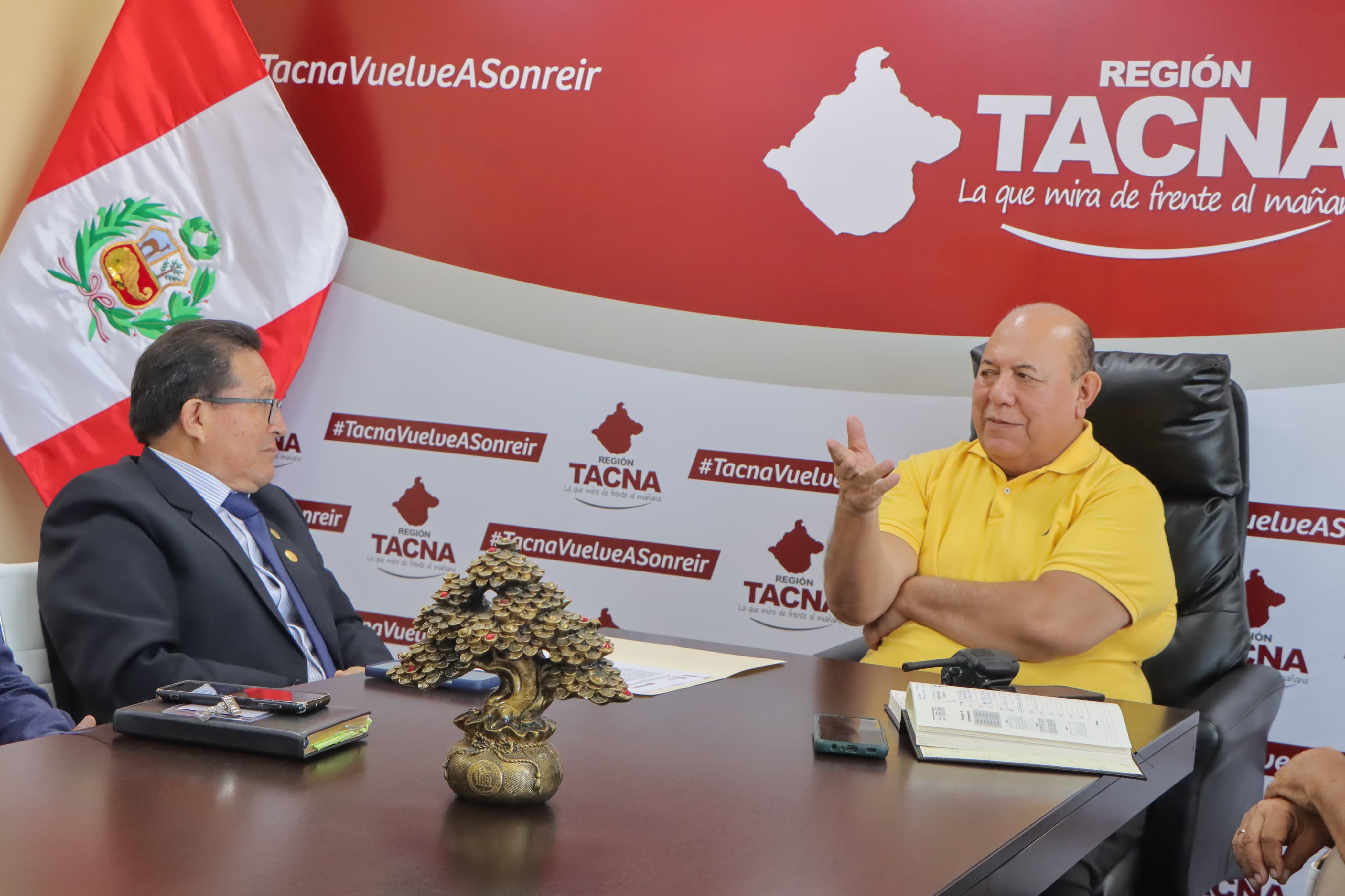 Avanzan gestiones para concretar hospital docente e instituto de investigación