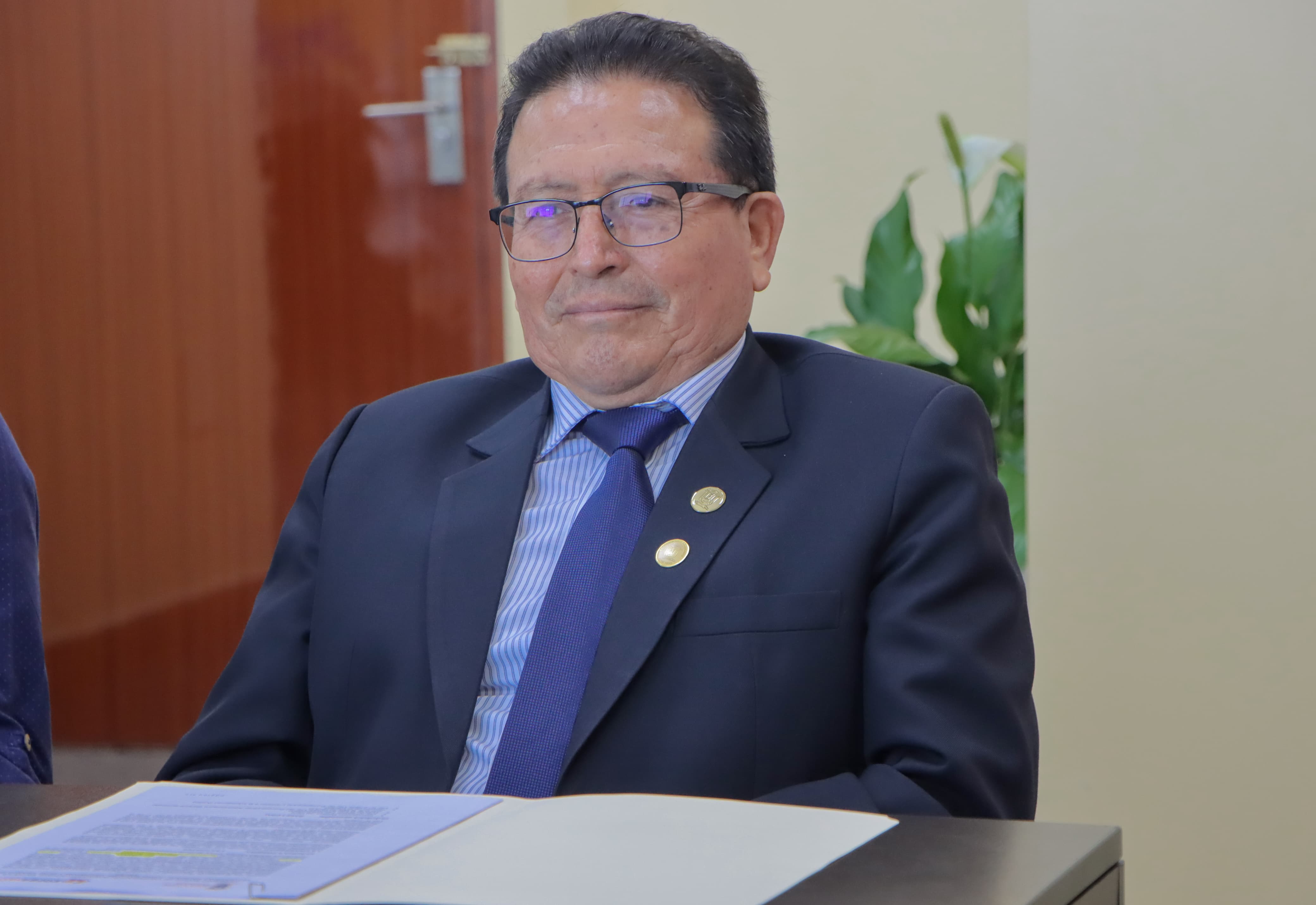 Avanzan gestiones para concretar hospital docente e instituto de investigación