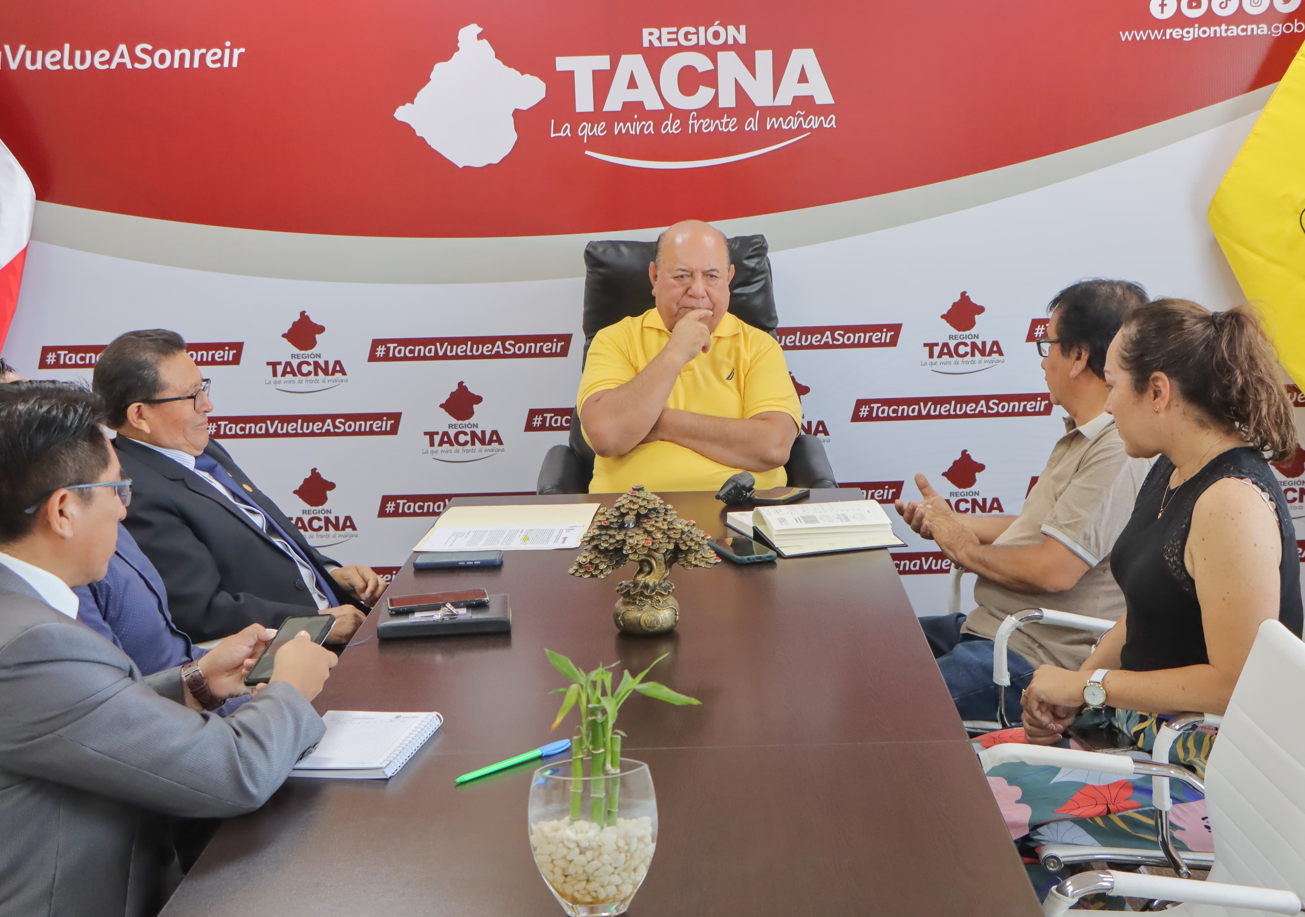 Avanzan gestiones para concretar hospital docente e instituto de investigación