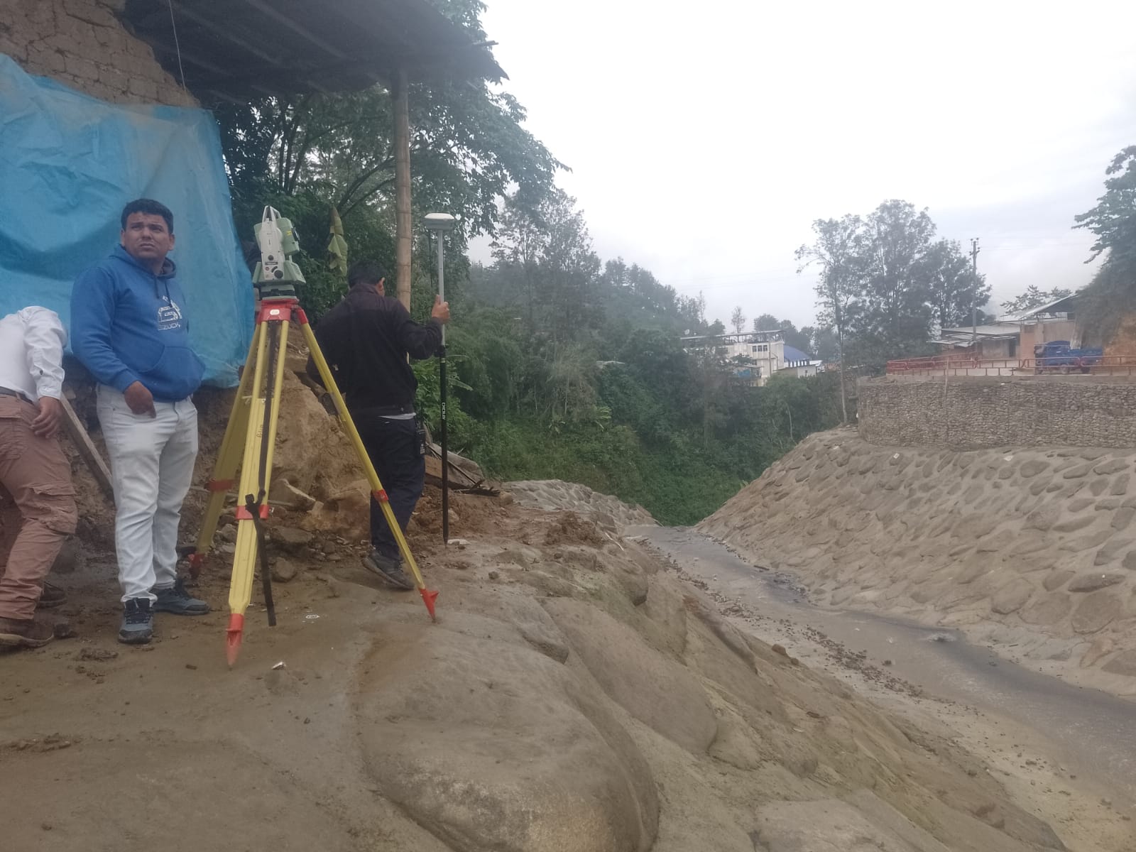 PREVENIR HUAYCOS EN LA ZONA