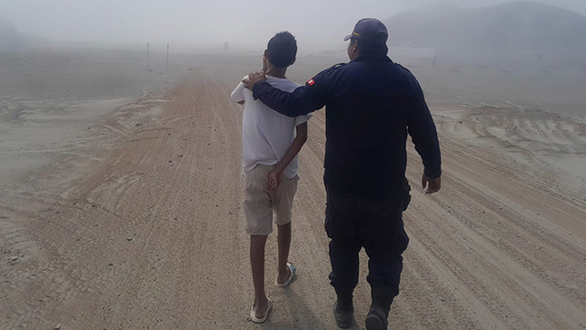 Serenazgo de Huarmey brinda apoyo a niño con autismo en peligro.