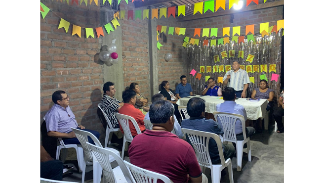 El evento contó con la participación de miembros del consejo directivo, entre ellos, Celedonio Paredes Oré, actual presidente del consejo. Lucy Ayme, miembro del consejo, y Justo Saavedra Yucra, expresidente de la organización vecinal.
Asimismo, se contó con la presencia del teniente alcalde Jesús Baldeón, quien asistió acompañado de regidores, reafirmando el compromiso de la gestión municipal con el desarrollo y bienestar de los residentes.