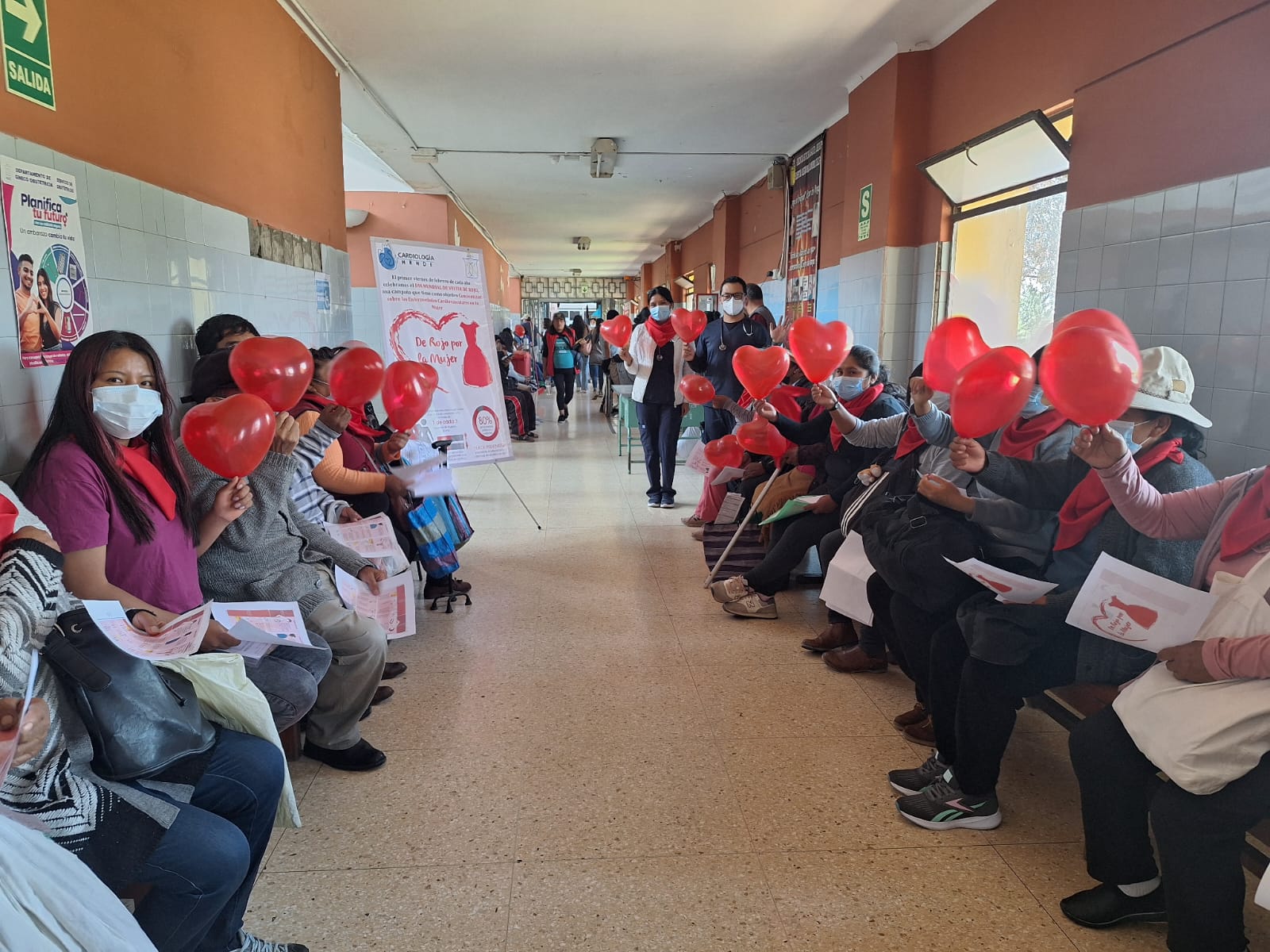 De Rojo por la Mujer