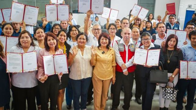 La gobernadora Rosa Vásquez resaltó la importancia de dotar terrenos saneados para reducir las brechas en Educación y Salud