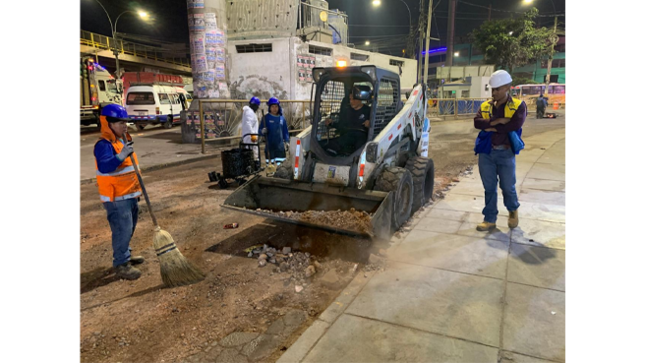 Estas mejoras en la infraestructura vial no solo contribuirán a optimizar la transitabilidad de la avenida, sino que también tendrán un impacto positivo en la calidad de vida de cientos de ciudadanos que utilizan esta ruta diariamente para desplazarse hacia sus hogares, centros de trabajo y otros destinos.  
En los últimos meses, el deterioro de la pista había generado múltiples inconvenientes para conductores y peatones, quienes debían sortear baches y hendiduras formadas por el desgaste natural del pavimento. Gracias a esta intervención, ahora cuentan con una vía más segura y en mejores condiciones, lo que facilitará el transporte y reducirá el riesgo de accidentes.