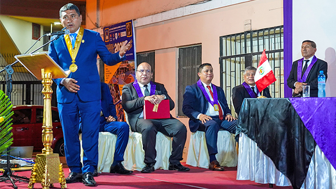 sesión solemne por el 175 aniversario del hallazgo del lienzo original del Señor Crucificado del Rímac, declarado Patrimonio Cultural de la Nación