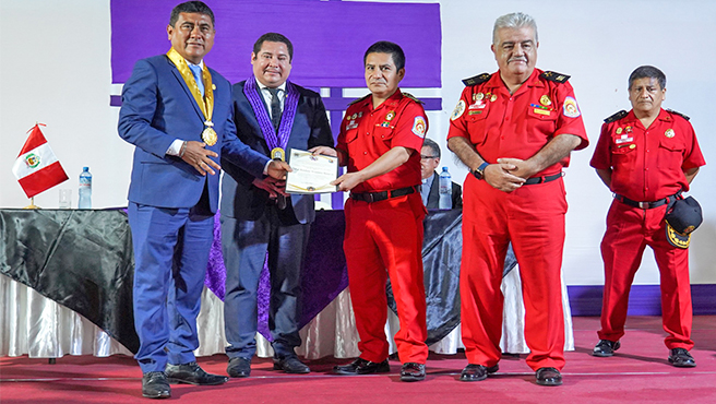 sesión solemne por el 175 aniversario del hallazgo del lienzo original del Señor Crucificado del Rímac, declarado Patrimonio Cultural de la Nación