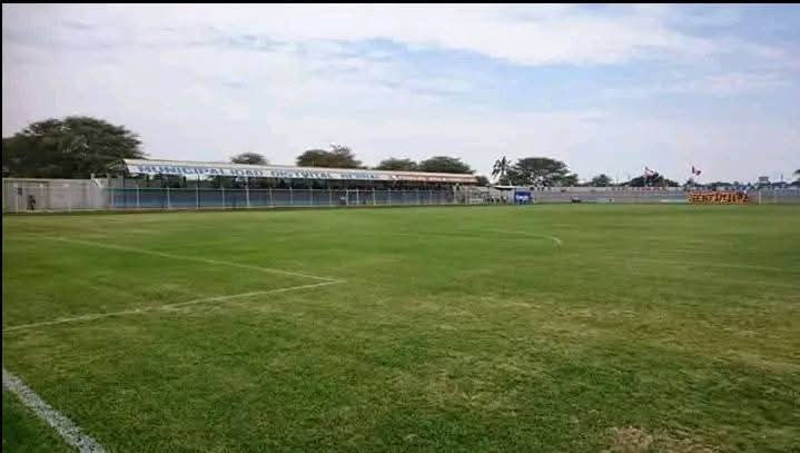 Gestión del gobernador Luis Neyra hará realidad mantenimiento del Estadio de Bernal en Sechura