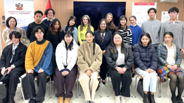 Promueven el idioma español en conversatorio entre profesores y alumnos de la Universidad de Keio, Japón