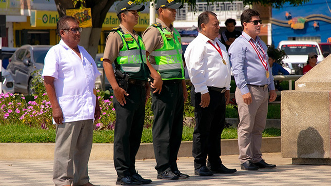 A.H. Santo Domingo participa de izamiento de banderas al conmemorar sus 58 años de fundación