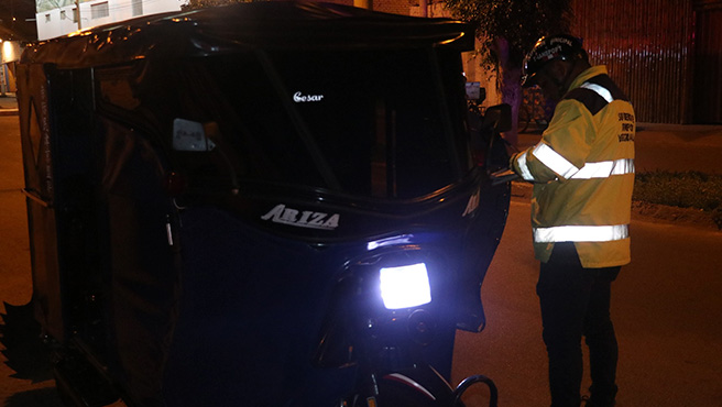 Municipalidad realiza operativo inopinado nocturno contra motos polarizadas en Huarmey
