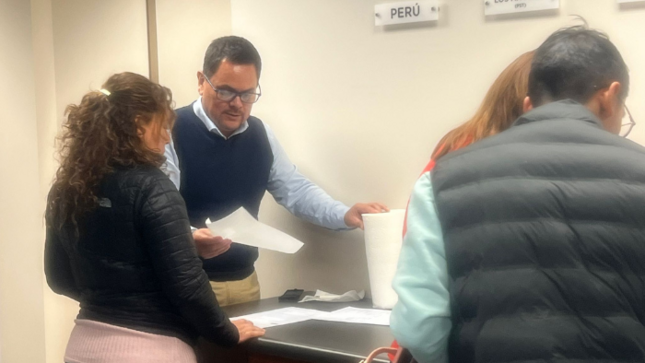 Consulado beneficia a peruanos con campaña de trámites de DNI en Salt Lake City
