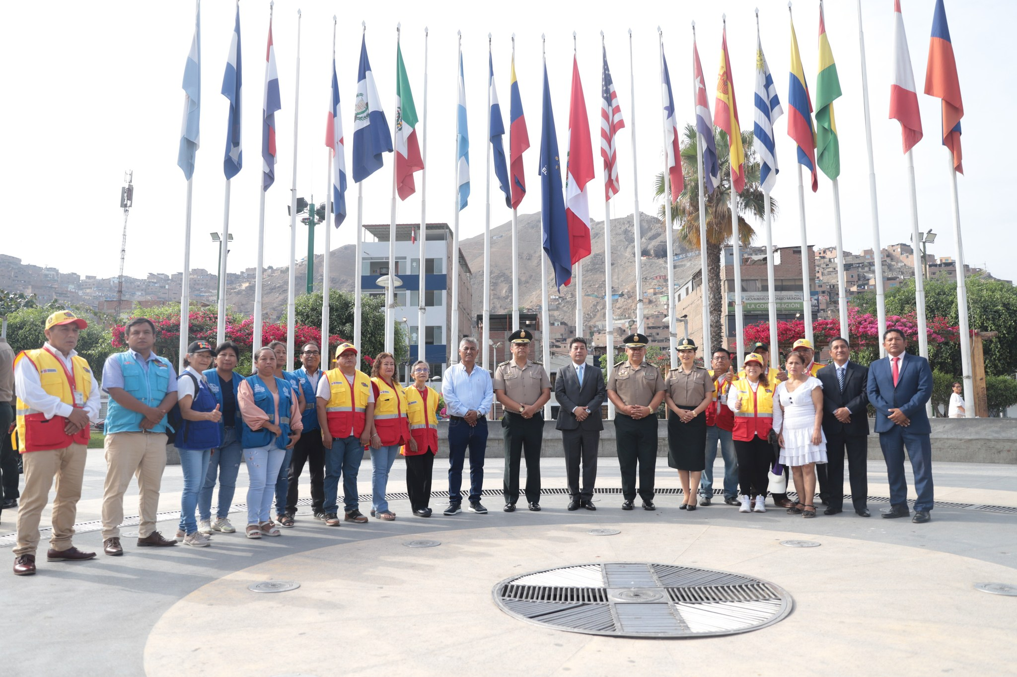 Este acto fue organizado por la Comisaría de El Agustino, a cargo de Cmdte. PNP. Rogger Terrones Chávez, con el objetivo de fomentar los valores y el respeto a nuestros símbolos patrios en nuestra comunidad. Se contó con la distinguida participación de los integrantes de las Juntas Vecinales.
