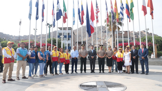 Este acto fue organizado por la Comisaría de El Agustino, a cargo de Cmdte. PNP. Rogger Terrones Chávez, con el objetivo de fomentar los valores y el respeto a nuestros símbolos patrios en nuestra comunidad. Se contó con la distinguida participación de los integrantes de las Juntas Vecinales.
