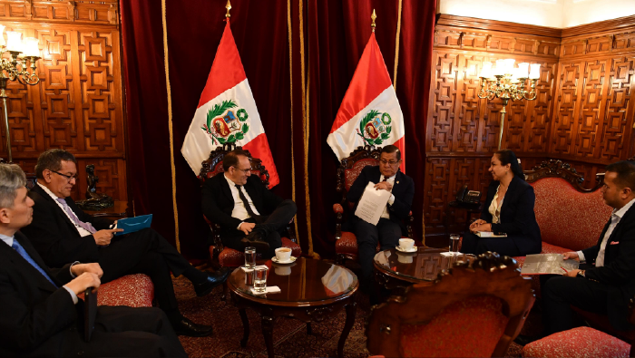 Ministro José Salardi en Reunión
