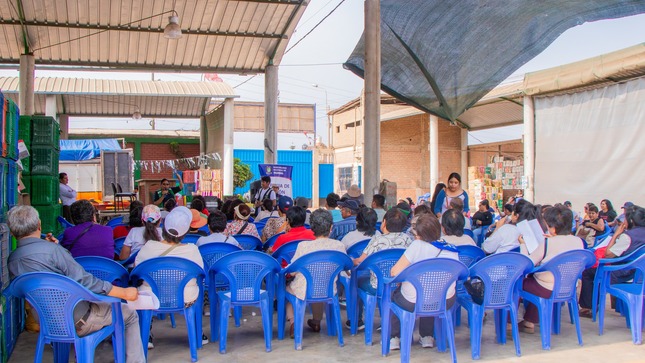 Educatón Ambiental en el mercado mayorista de frutas El Huarangal