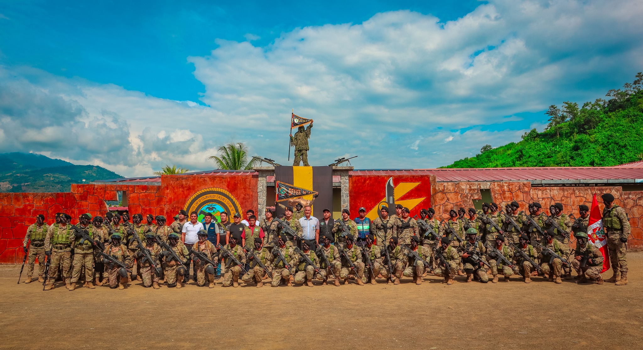 Participación conjunta de los presidentes de los Comités de Autodefensa del VRAEM y líderes comunitarios.