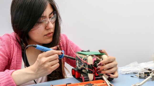 Día de la Mujer y la Niña en la Ciencia: Inventoras peruanas continúan destacando en el registro de patentes