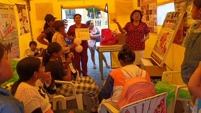 La actividad se realizó en el patio principal del instituto que congregó más de un centenar de menores.