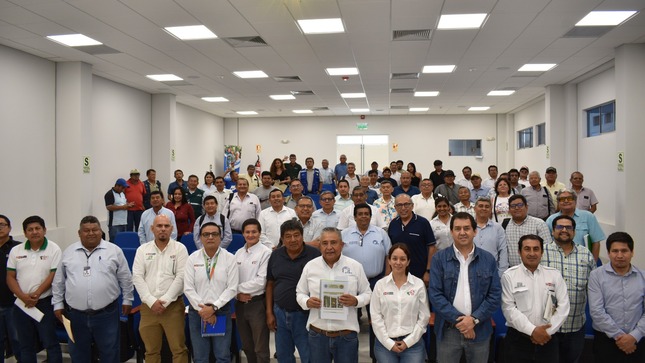 Gobierno Regional seguirá trabajando con los agricultores para recuperar cadena productiva del algodón pima en Piura