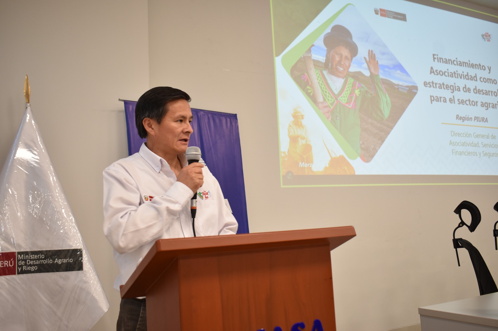 Gobierno Regional seguirá trabajando con los agricultores para recuperar cadena productiva del algodón pima en Piura