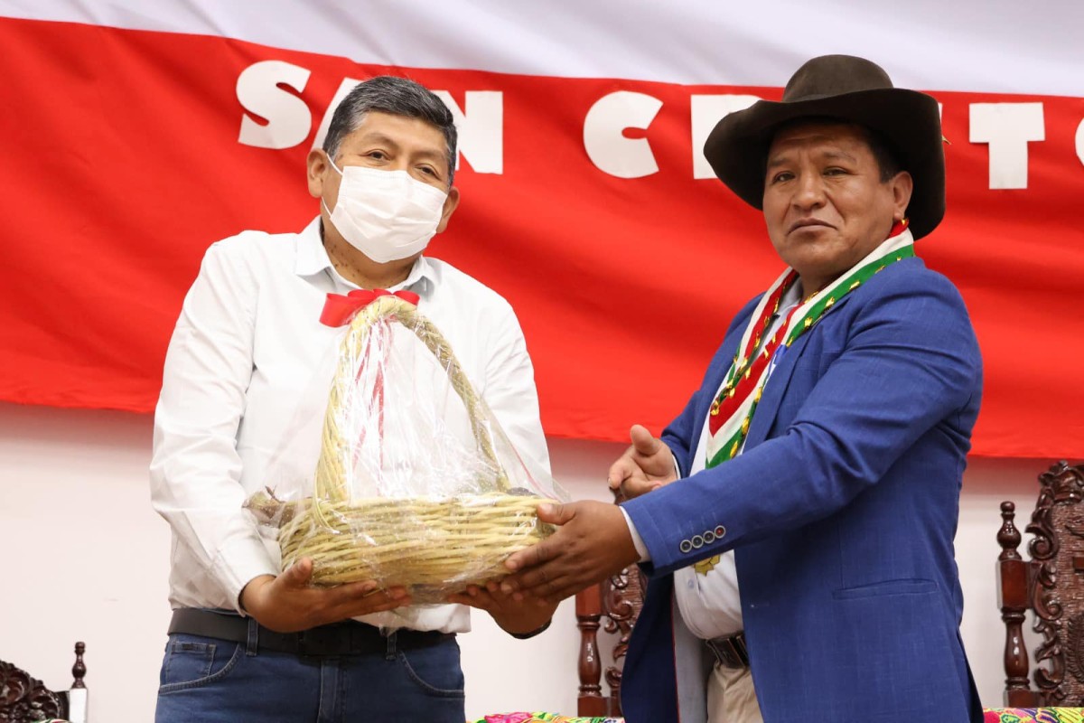 El alcalde de Moquegua, John Larry Coayla tuvo el honor de participar en la presentación oficial del programa de festejos por el 81° aniversario del distrito de San Cristóbal Calacoa.