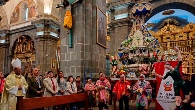 Entrega de la Virgen Purificada del templo de San Pedro