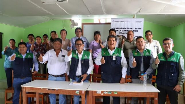 El Mercado Central de nuestra ciudad, funcionarios de la municipalidad provincial Mariscal Nieto se reunieron con los dirigentes de los comerciantes para presentar los avances del proyecto de construcción del nuevo mercado.