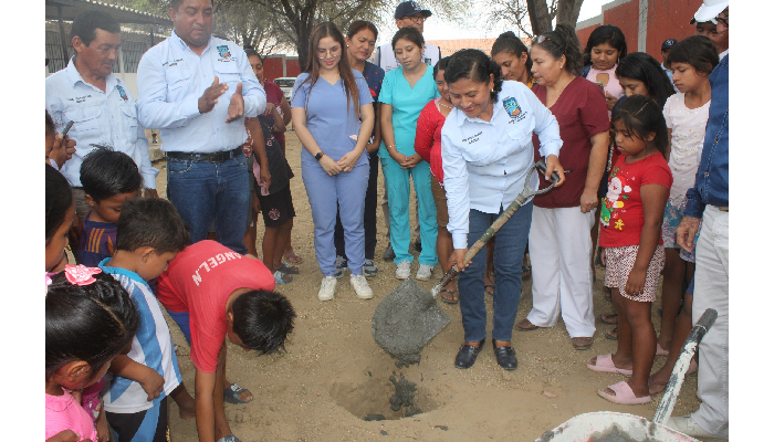 Colocamos la primera piedra para la construcción y equipamiento del Puesto de Salud I-2 del C.P. La Rita