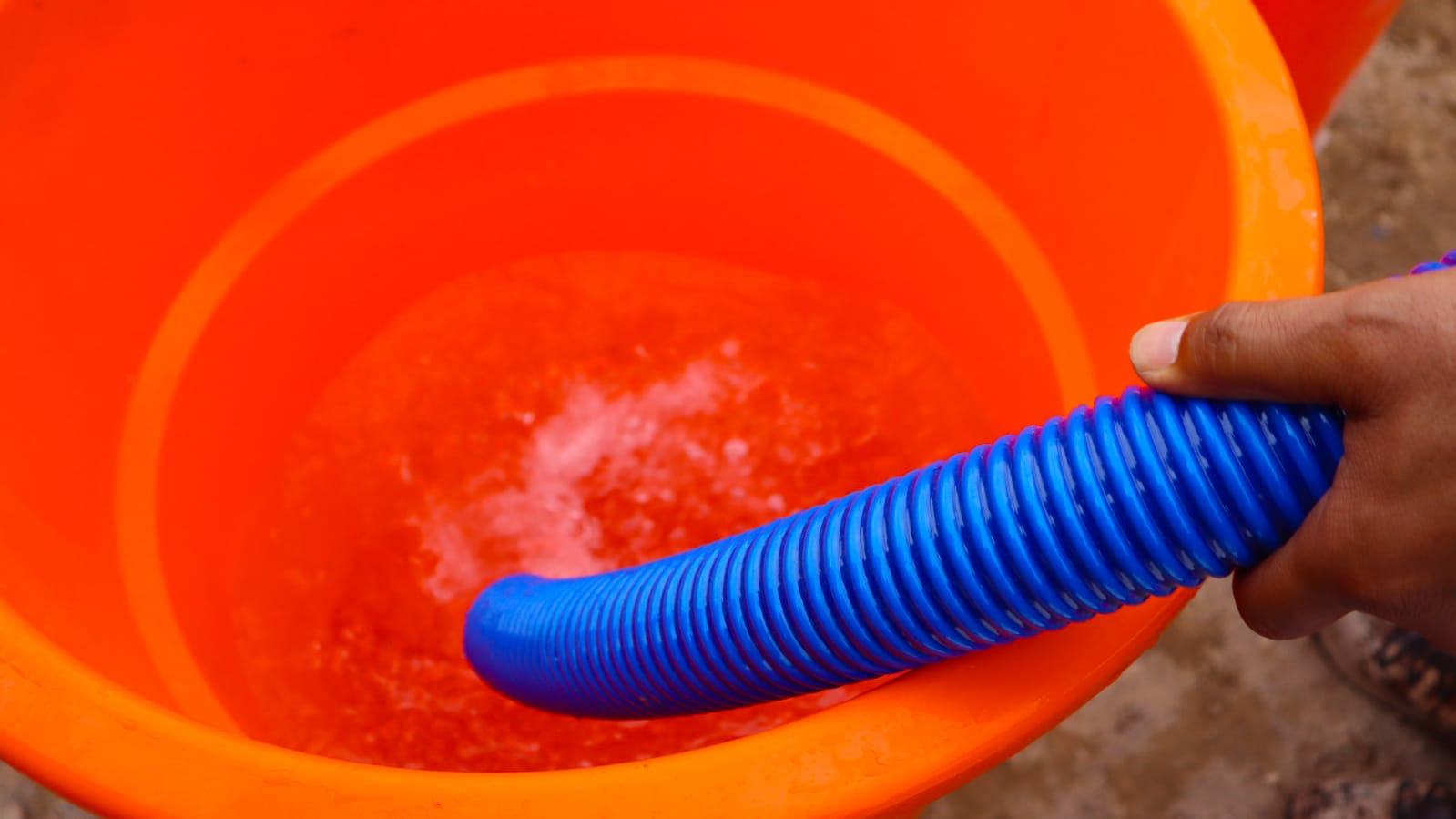 GORE Tacna traslada agua para atender a población afectada de Héroes Albarracín 