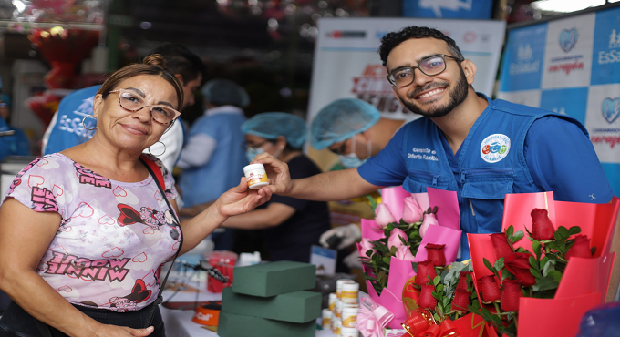 EsSalud enseña cómo conservar flores sin riesgo en San Valentín con campaña preventiva “Que te fleche Cupido y no el dengue”