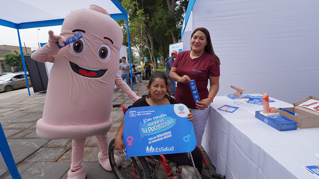 EsSalud concientiza a más de 500 jóvenes en una jornada por el Día Internacional del Condón