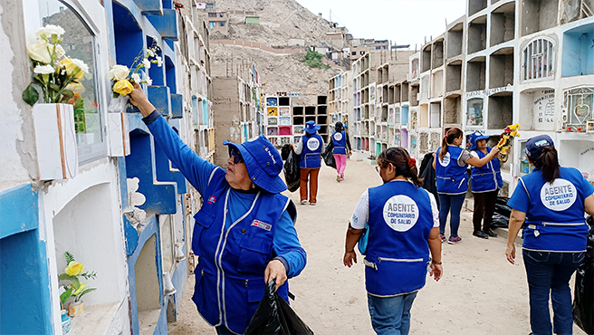 Foto 4: Diris Lima Centro continúa realizando acciones preventivas contra el dengue en cementerios de su jurisdicción