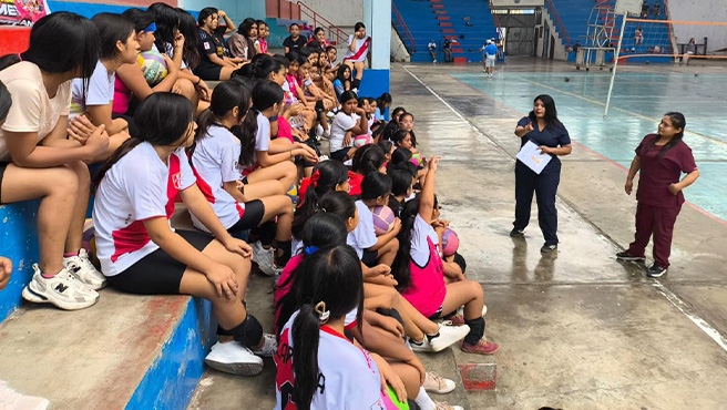 Municipalidad realiza talleres informativos de salud y autoestima a las alumnas de la academia de deporte Áncash 52