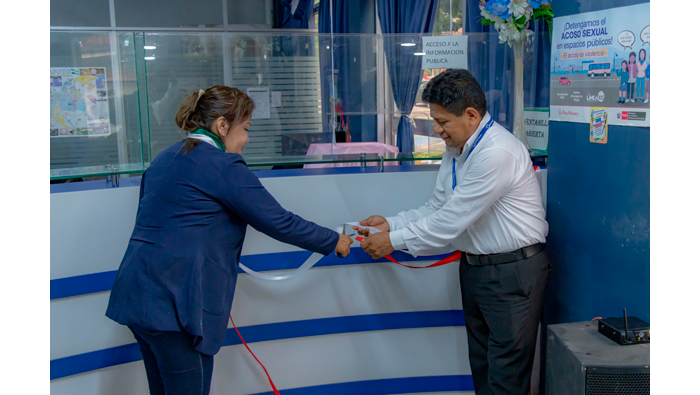 Alcaldesa participa de inauguraci贸n de agente Osinergmin.