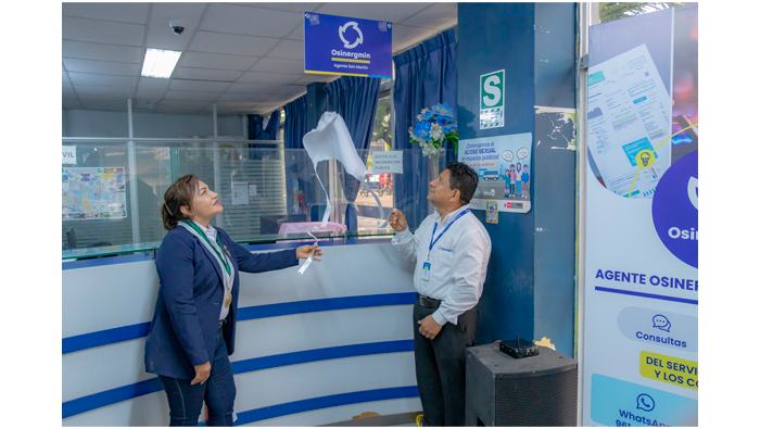 Alcaldesa participa de inauguraci贸n de agente Osinergmin.