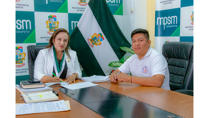 Alcaldesa renueva convenio de adopci贸n de parque.