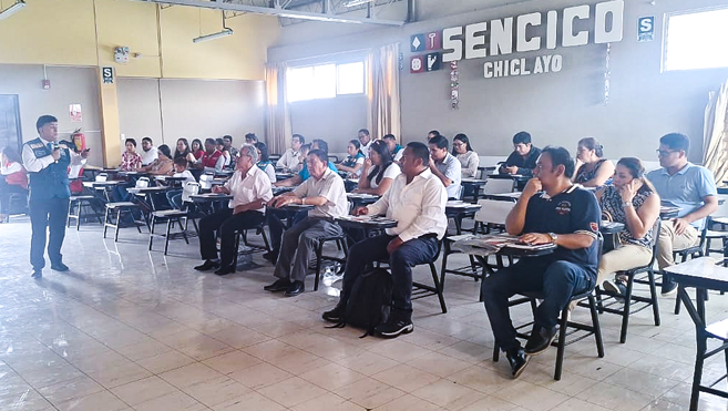 Cenepred comparte conocimientos en taller sobre “Evaluación de Riesgos en Servicios de Agua y Saneamiento” en Chiclayo