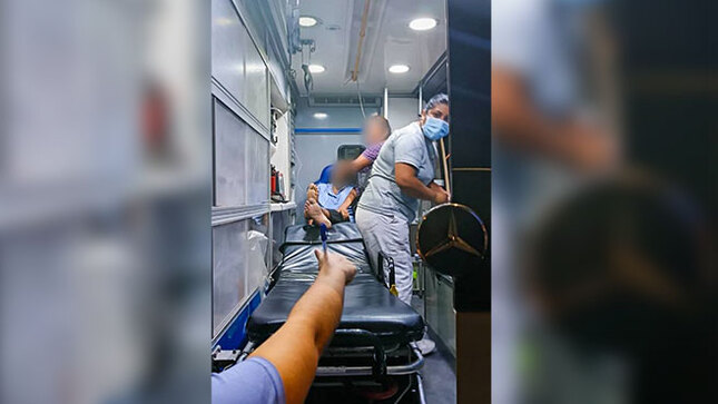 Serenos trasladan a paciente al hospital de Chimbote 
