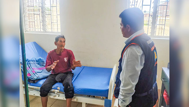 Señor Gumersindo recibe asistencia médica