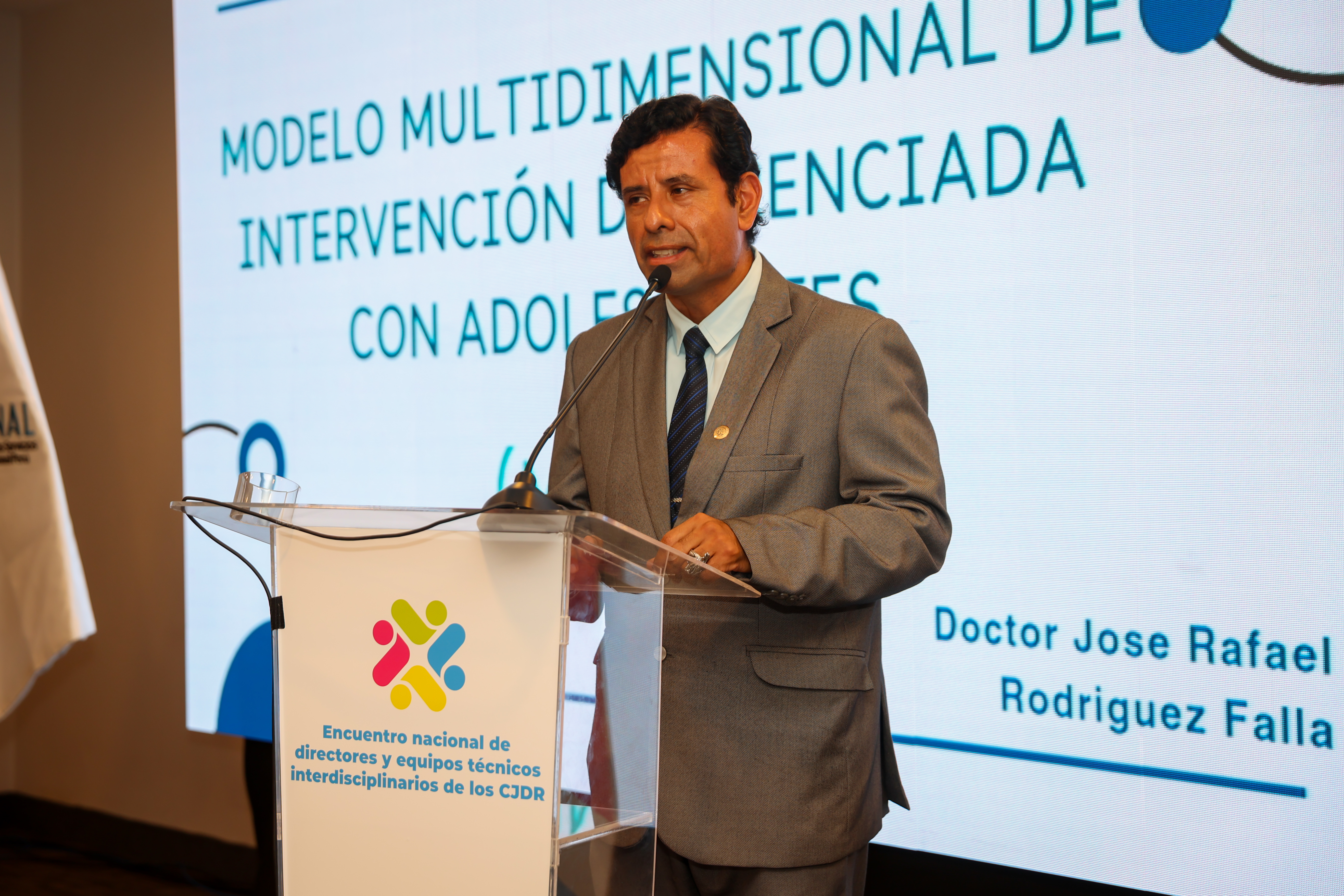 Expositor Rafael Rodríguez Falla