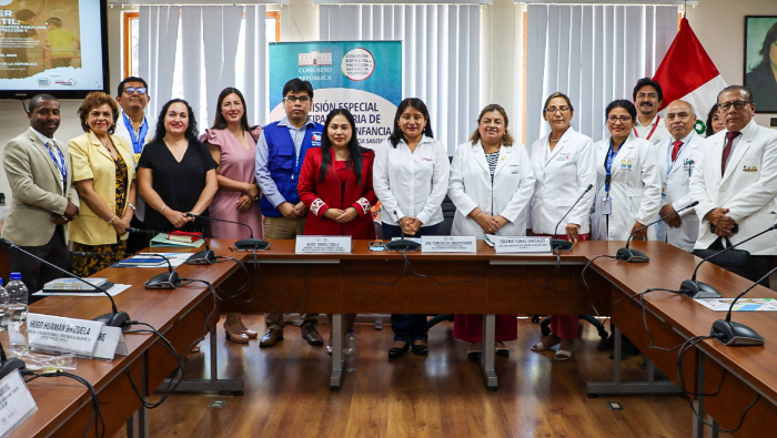 El director general del INSN, Dr. Carlos Urbano Durand, participó en la Mesa de Trabajo “Avances y desafíos en la detección y tratamiento del cáncer infantil” realizado en el Congreso de la República.
